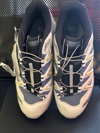 Salomon Talla 42 Gris y Dorado