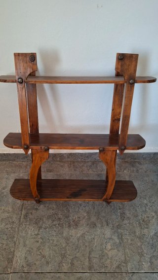 Estantería de madera pequeña