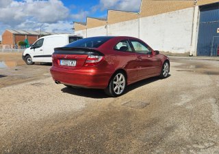 Mercedes-Benz Clase C 2004