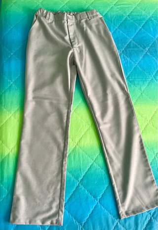 Completo elegante ragazzo grigio