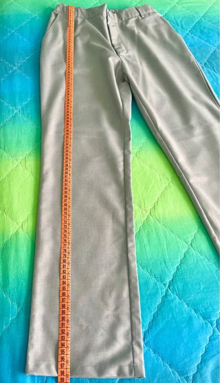 Completo elegante ragazzo grigio