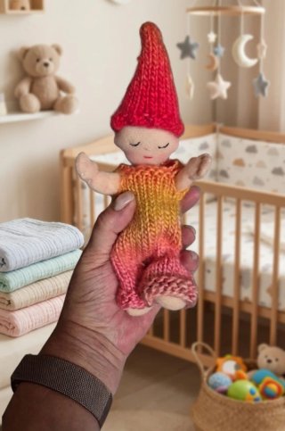 Mini bebé de piel de muñeca. 15 cm