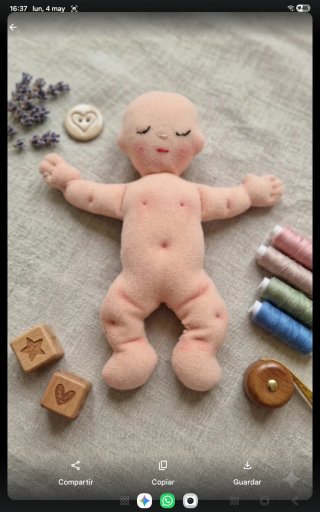 Mini bebé de piel de muñeca. 15 cm