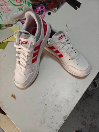Zapatillas Adidas Blancas y Rojas