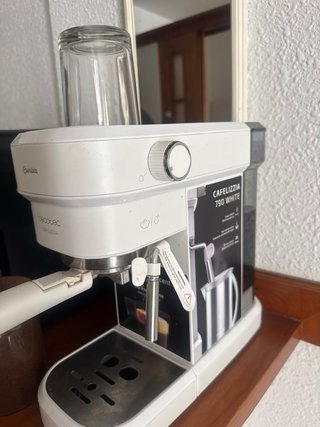 Cafetera Cecotec Cafelizzia 790 White