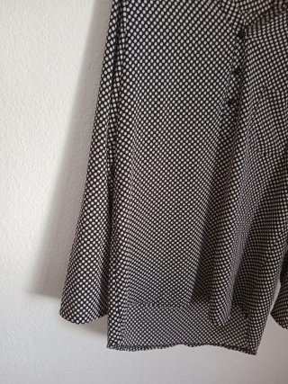 Camisa L lunares blanco y negro