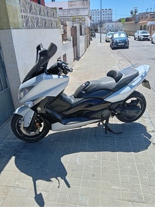 Yamaha T-MAX 2012