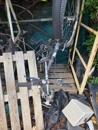 LOTE DE 11 BICICLETTE – PER RIPARARE O RICAMBI