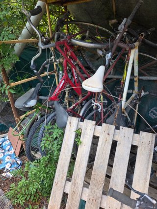 LOTE DE 11 BICICLETTE – PER RIPARARE O RICAMBI