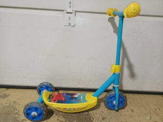 Bicicleta niña de 12", con ruedines de apoyo. Dora