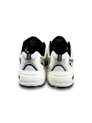 Zapatillas New Balance Plata y Blanco
