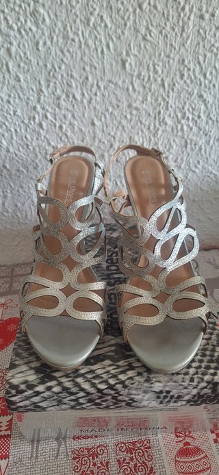 Sandalias plateadas tacón talla 41