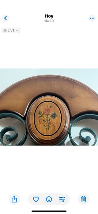 Cómoda de madera con espejo vintage