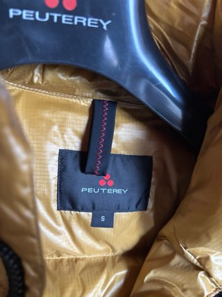 Chaqueta de plumas Peuterey dorada, puesta 1 vez.