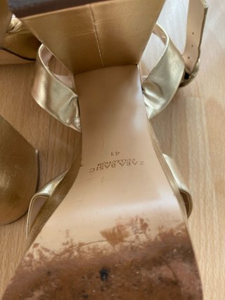 Sandalias Zara doradas Talla 41