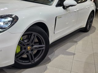 Porsche Panamera 4 E-Hybrid