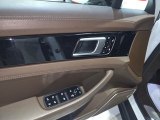 Porsche Panamera 4 E-Hybrid