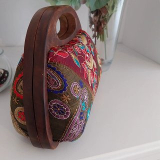Bolso de mano patchwork bordado