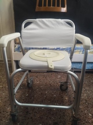 Silla de ruedas y andador
