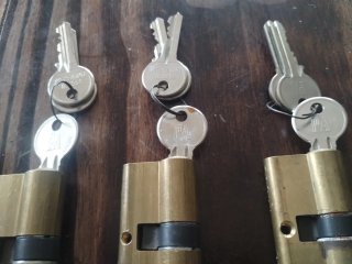 6 Cilindros de Cerradura con tres  Llaves casa uno