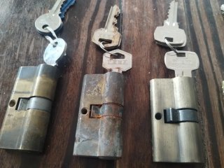 6 Cilindros de Cerradura con tres  Llaves casa uno