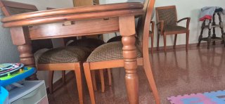 Mesa de comedor de madera maciza