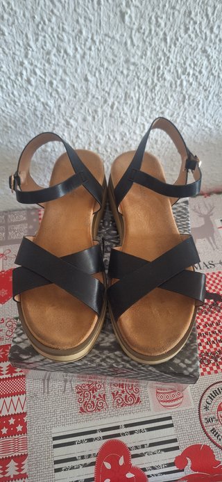 Sandalias negras y marrones talla 40 un solo uso