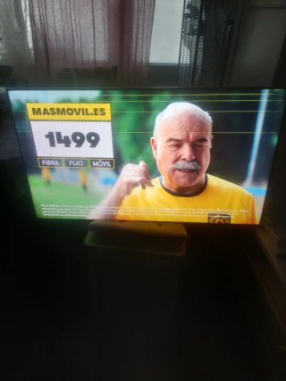 TV Samsung Smart TV 47 con rayas por un golpe