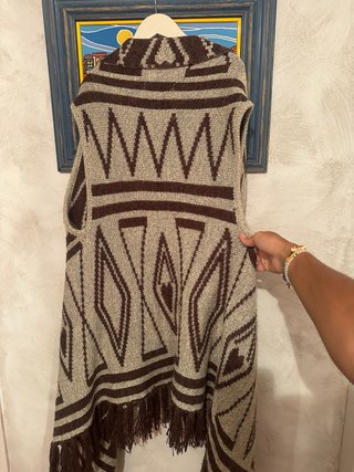 Capa larga de lana