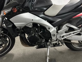 Suzuki GSR 600 Negra/Plata