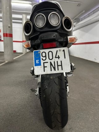 Suzuki GSR 600 Negra/Plata