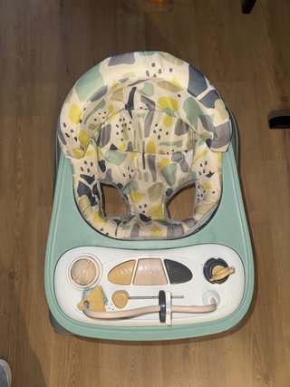 Andador bebé con mesa de actividades