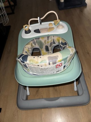 Andador bebé con mesa de actividades