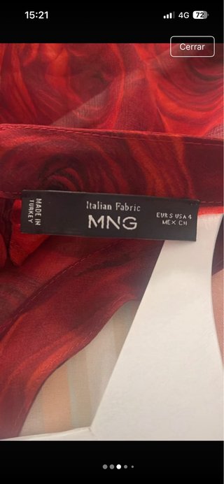 Blusa de rosas roja manga larga