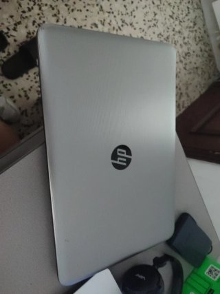Ordenador HP Plata y Negro sin batería