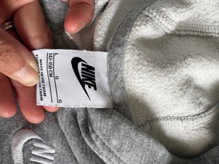 Conjunto deportivo Nike gris talla 147cm-158cm