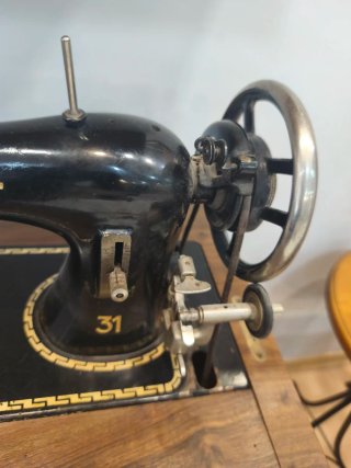 Máquina coser Pfaff 31 mueble