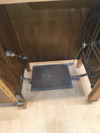Máquina coser Pfaff 31 mueble