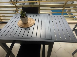 Mesa y 4 sillas aluminio exterior