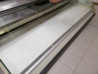 Vitrina expositora refrigerada carnicería.