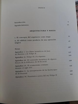 ARQUITECTURA Y MAGIA Consideraciones sobre la i...