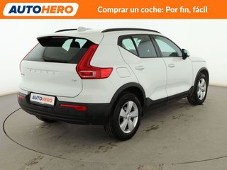 Volvo XC40 1.5 T2 Momentum Core 2WD