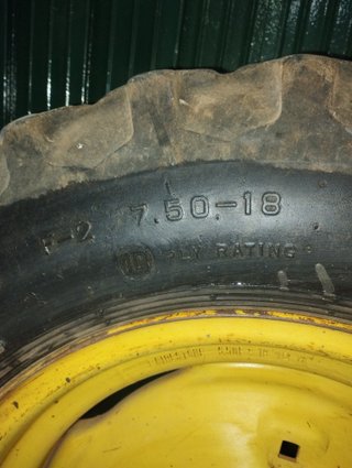 Ruedas delanteras John Deere