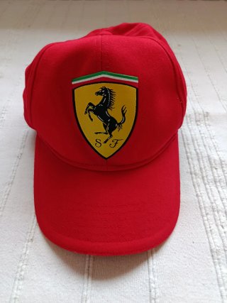 Gorra Ferrari