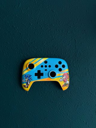Mando 8bitDo pintado a mano Sonic y Knuckles