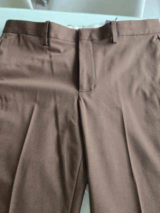 Pantalón Mango Marrón Hombre. De vestir.