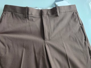 Pantalón Mango Marrón Hombre. De vestir.