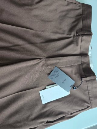 Pantalón Mango Marrón Hombre. De vestir.