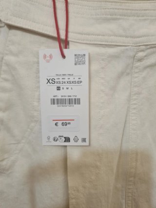 Falda midi Zara SRPLS blanca tiro medio