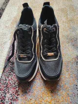Zapatillas mujer negras y doradas